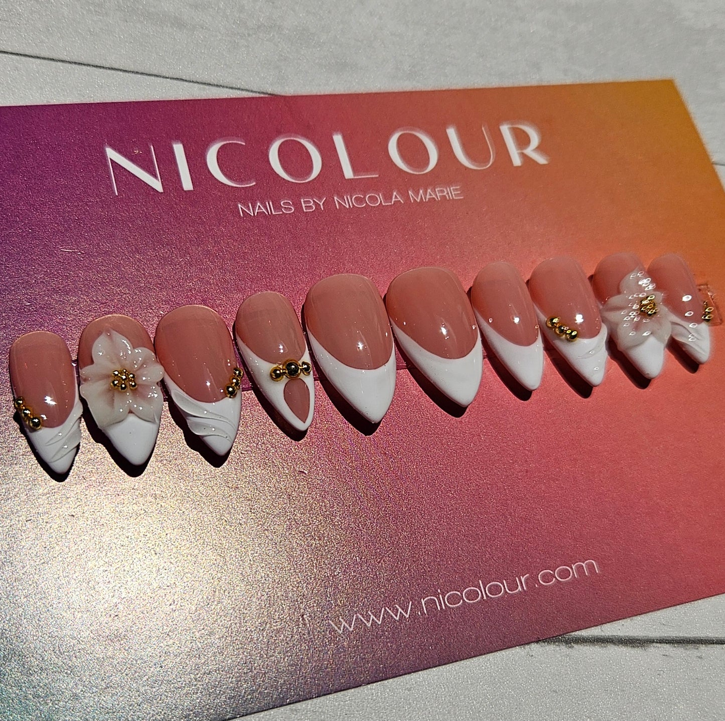 Anniversary- Press On Nail Set