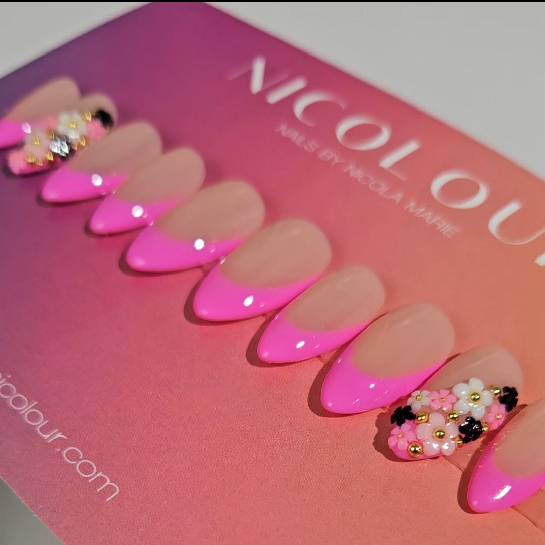 Give Her Flowers - Press On Nail Set