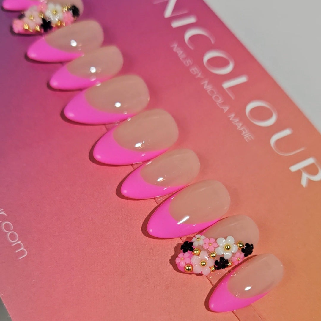 Give Her Flowers - Press On Nail Set