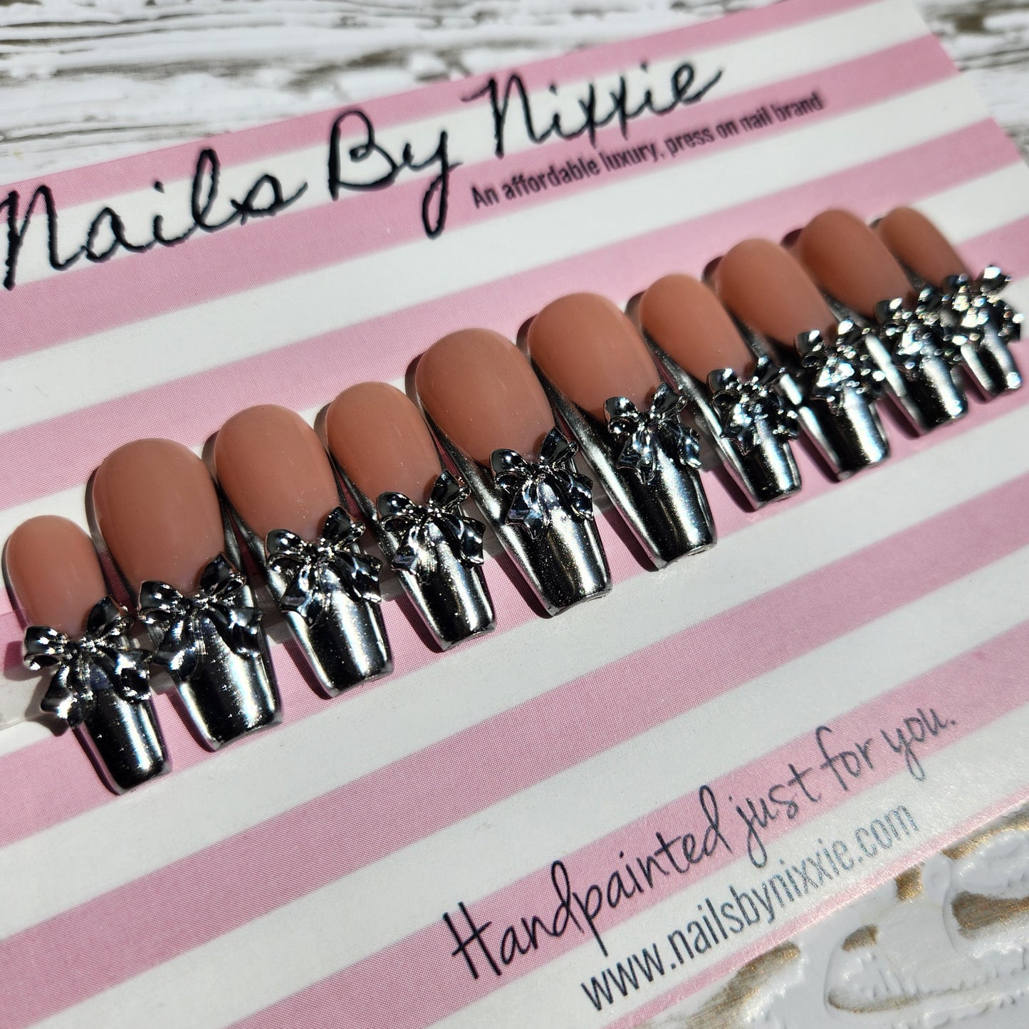 Put a Bow On It - Press on nail set