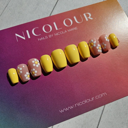Daisy Dukes press on nail set