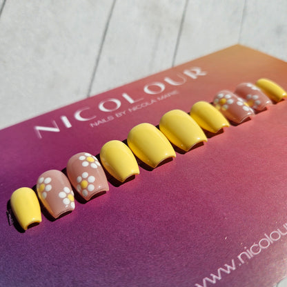 Daisy Dukes press on nail set