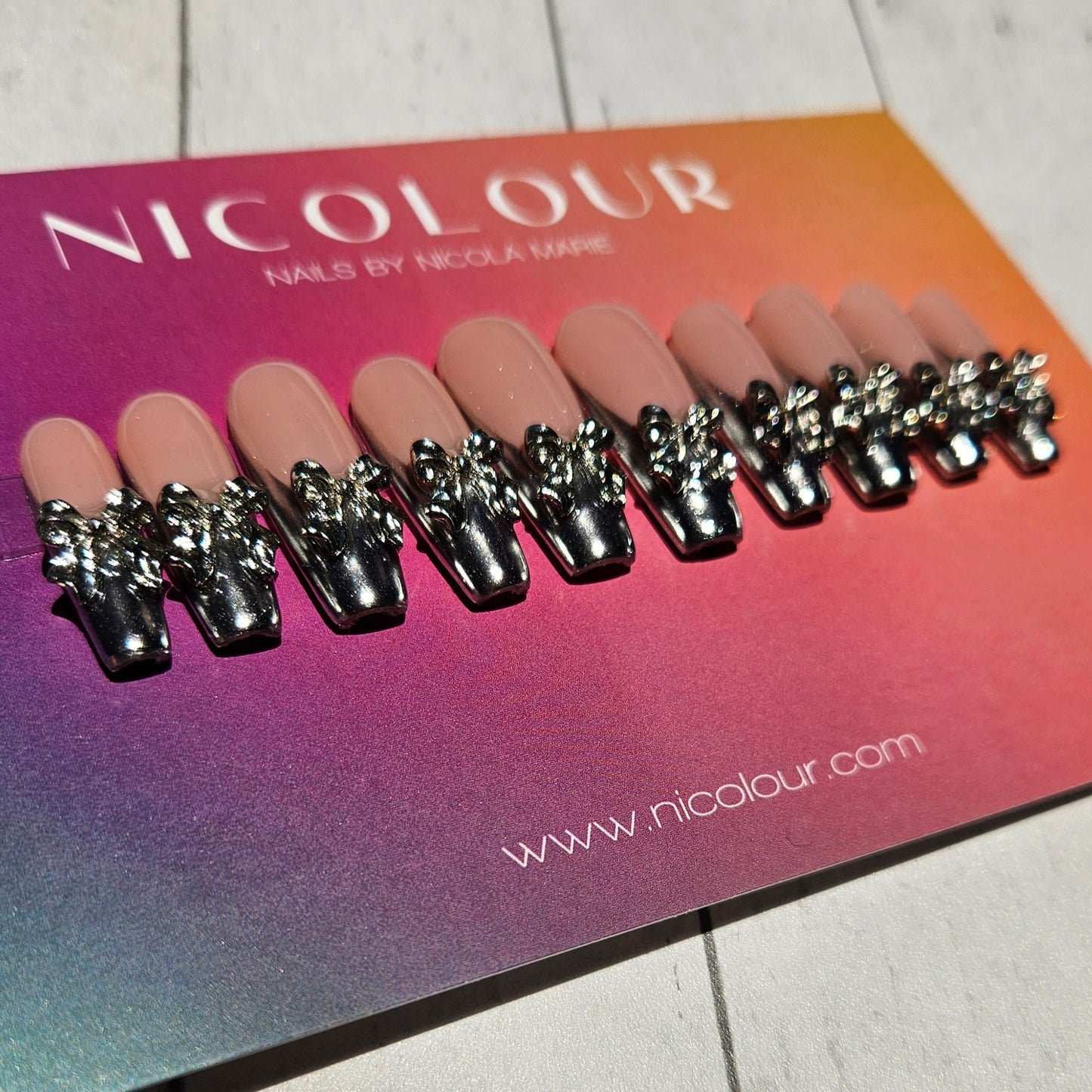 Put a Bow On It - Press on nail set