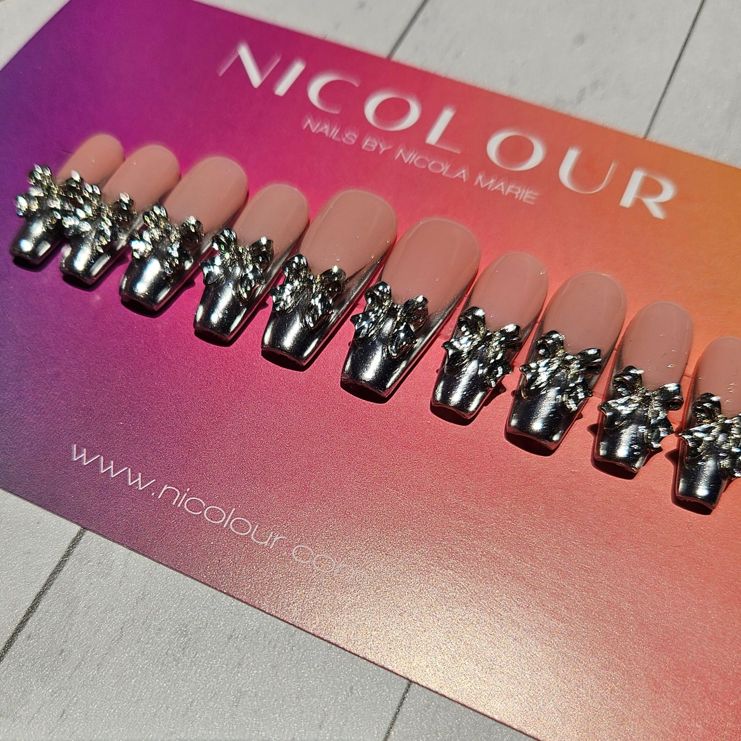 Put a Bow On It - Press on nail set