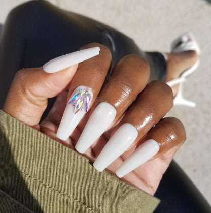 Understated nail set