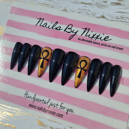 Anhk Press On Nail Set