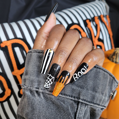 Spook-tacular press on nail set