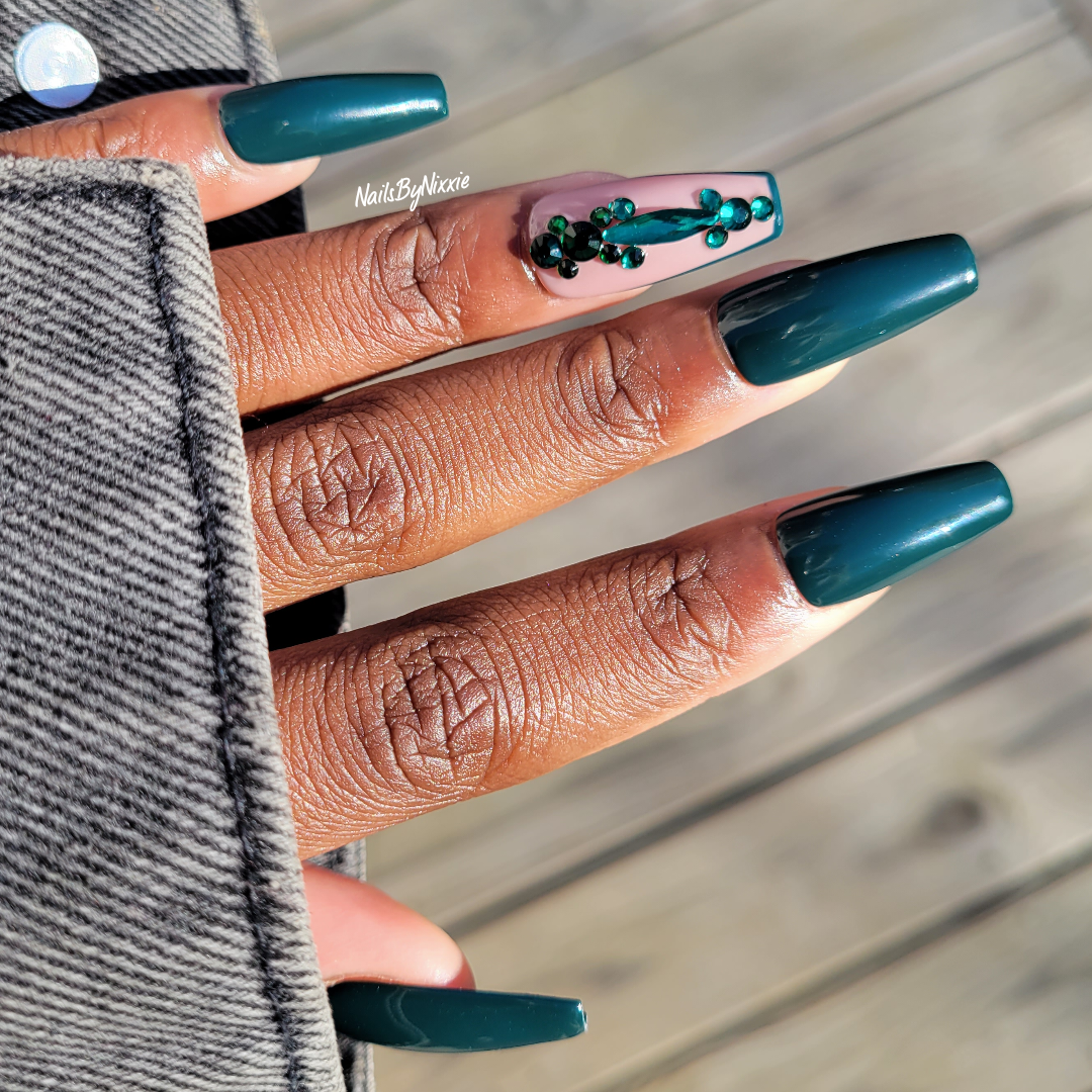 Green Ivy nail set