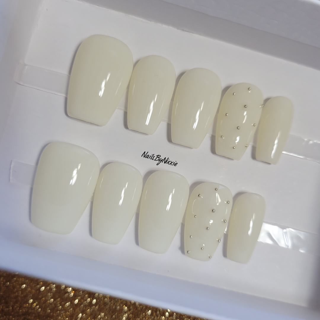 Cozy - press on nail set.