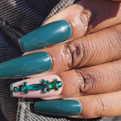 Green Ivy nail set